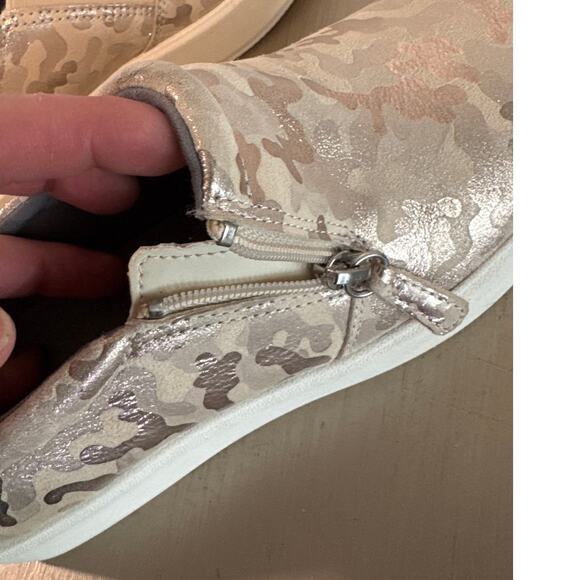 Clarks Women's Layton Step Sneakers Ivory Camo Size 8.5M - Picture 8 of 9